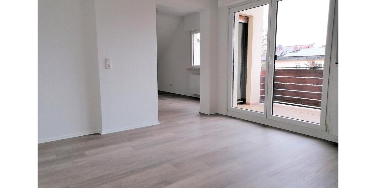 Luxusrenoviertes Penthouse - 4-Zi. inkl. neuer EBK– WG geeignet 4 zimmer