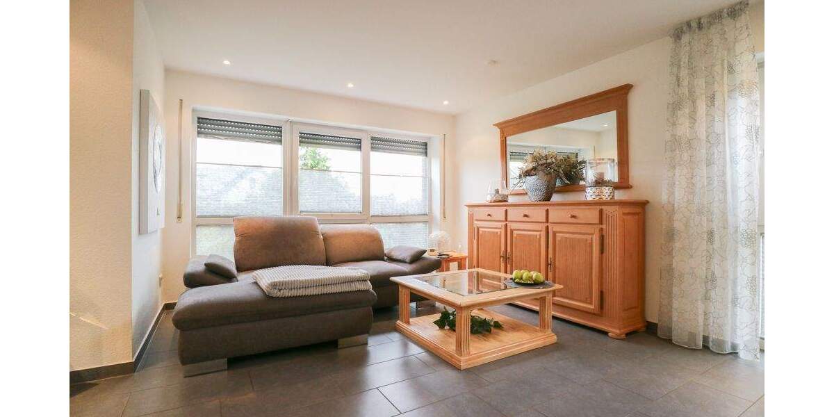 Mehrfamilienhaus, Wohnhaus Neuss / Rosellerheide Rosellen - 8 Zimmer, 282 m&sup2;, 750.000&euro; | Angebot:24041600