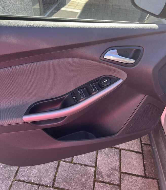 Ford Focus 191.000 km 3.200 € Kirchardt 74912