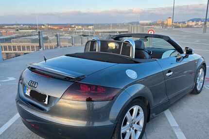 Audi TT 203.000 km 7.499 &euro; Kirchheim bei München-Heimstetten 85551