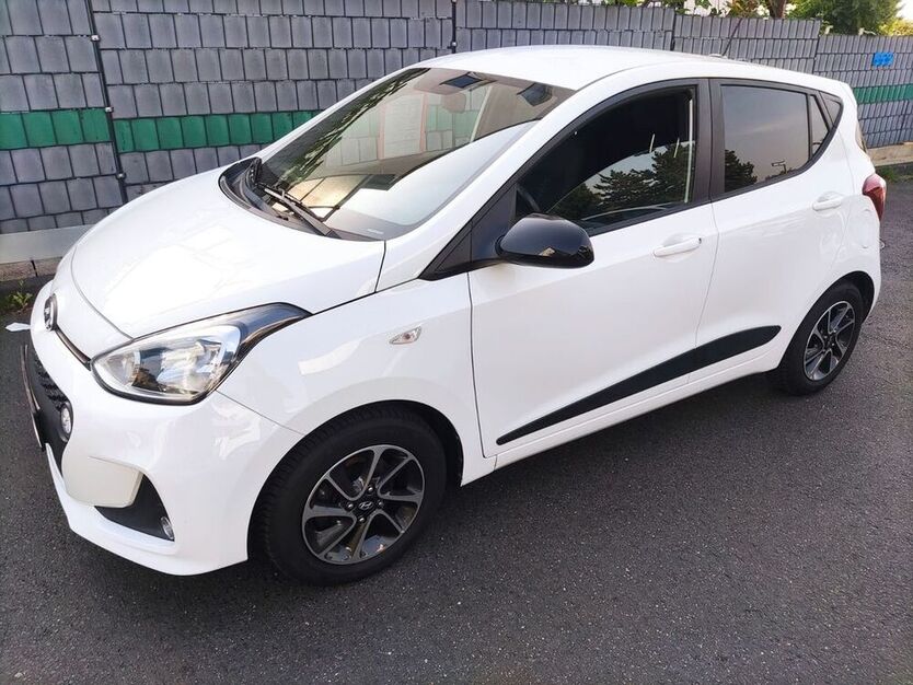 i10