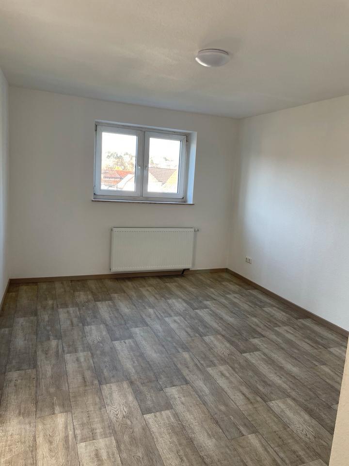 Zwei Zimmer, Küche, Bad ab sofort in Diez zu vermieten