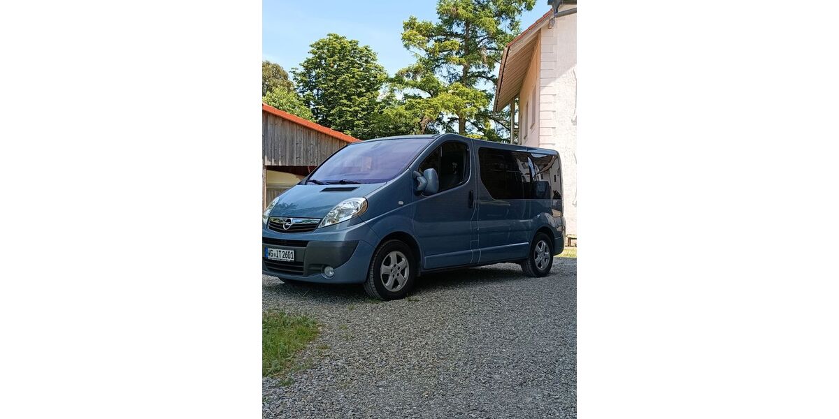 Opel Vivaro 268.000 km 7.499 &euro; Isny 88316
