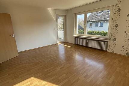 Dreizimmerwohnung mit ausgebautem Dachgeschoss und Garten 5 zimmer