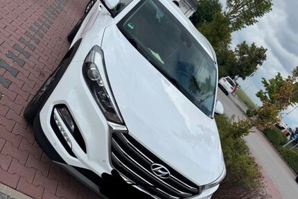 Hyundai TUCSON 89.000 km 14.200 &euro; Regensburg 93051