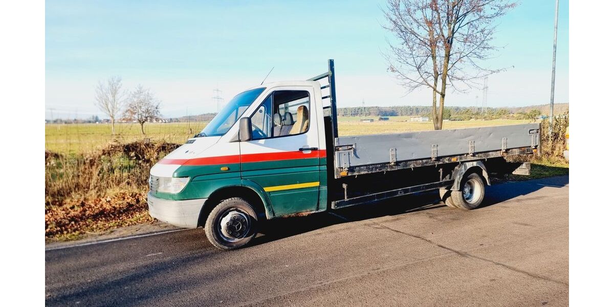 Mercedes-Benz Sprinter 221.332 km 3.200 &euro; Berlin 13629