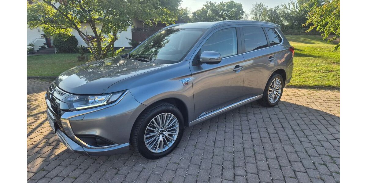 Mitsubishi Outlander 80.800 km 21.490 &euro; Großheirath-OT Rossach 96269
