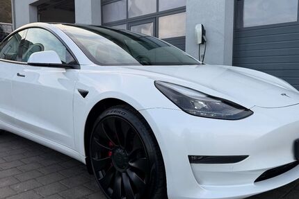 Tesla Model 3 59.900 km 27.950 &euro; Tünsdorf 66693