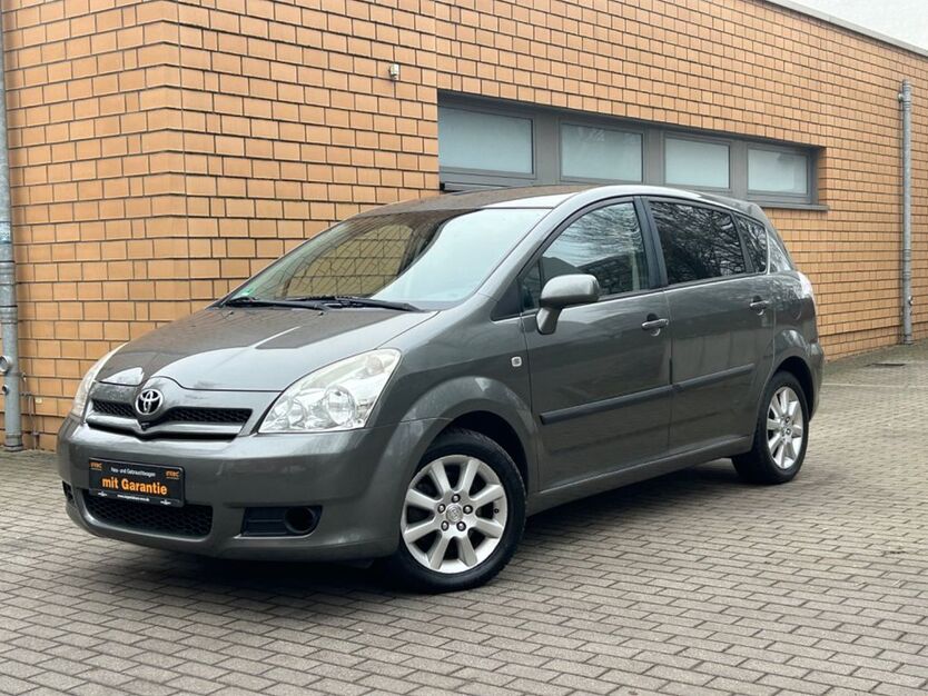 Toyota Corolla Verso 282.454 km 4.850 € Essen 45326
