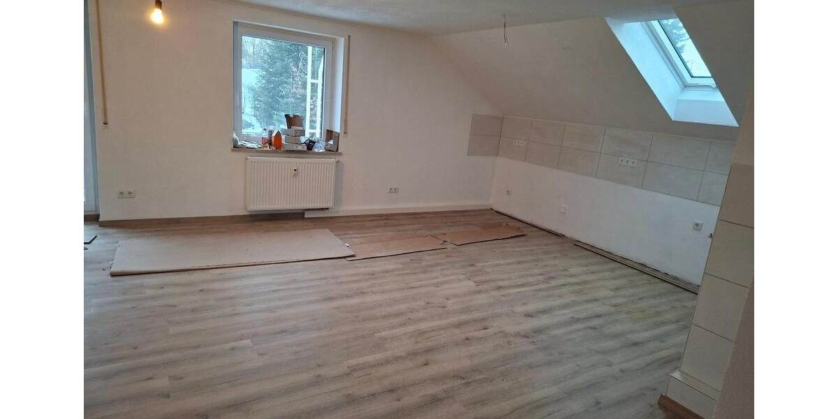 Dachgeschoßwohnung Schierling - 3 Zimmer, 84 m&sup2;, 700&euro; | Angebot:26614951