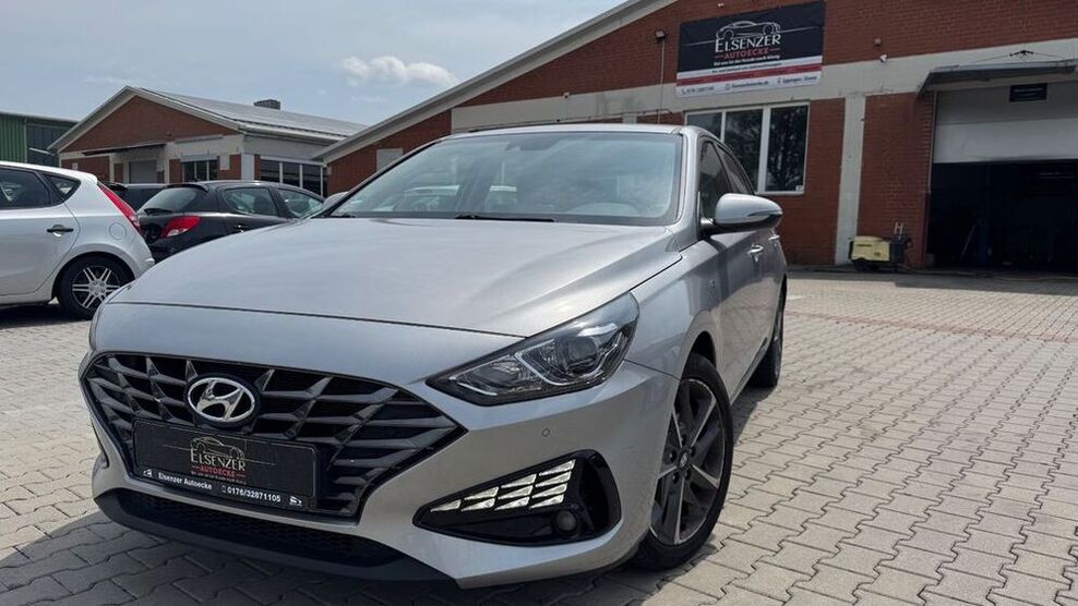i30