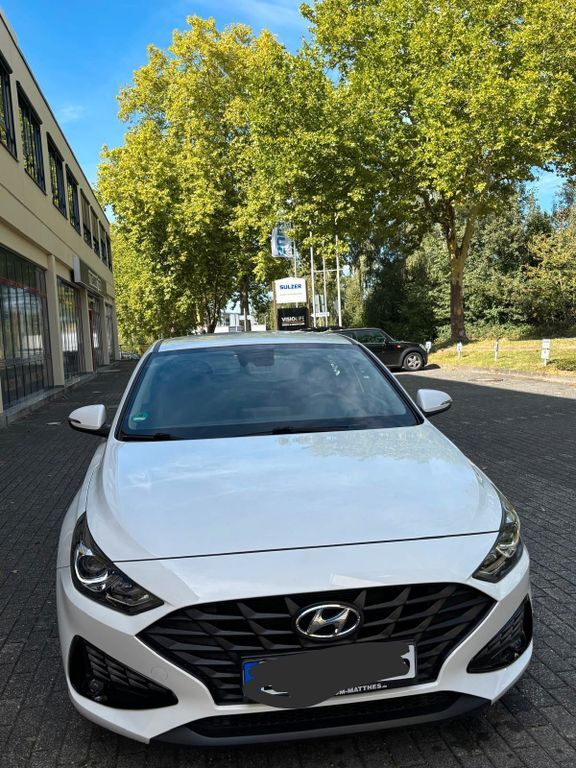 i30