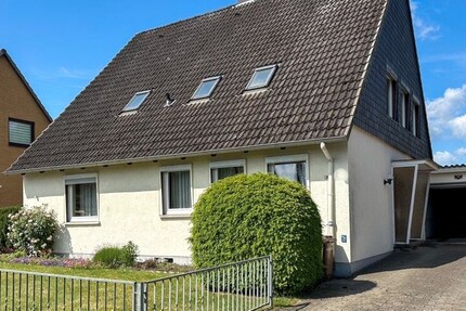 Solides Zweifamilienhaus mit Entwicklungspotenzial in LübeckKücknitz