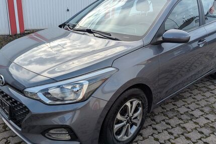Hyundai i20 128.000 km 8.990 &euro; Völklingen 66333