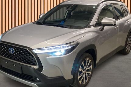 Toyota Corolla Cross 3.100 km 32.980 &euro; Dresden 01328