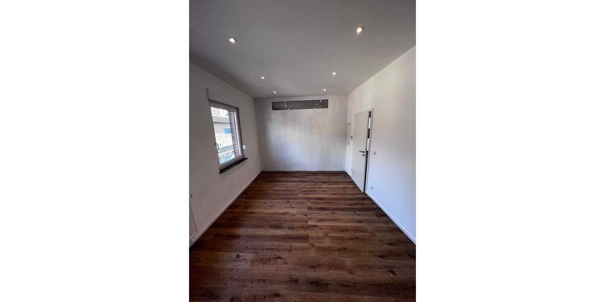 Etagenwohnung Wiesbaden Mainz-Kostheim - 4 Zimmer, 146 m&sup2;, 2.100&euro; | Angebot:24990855