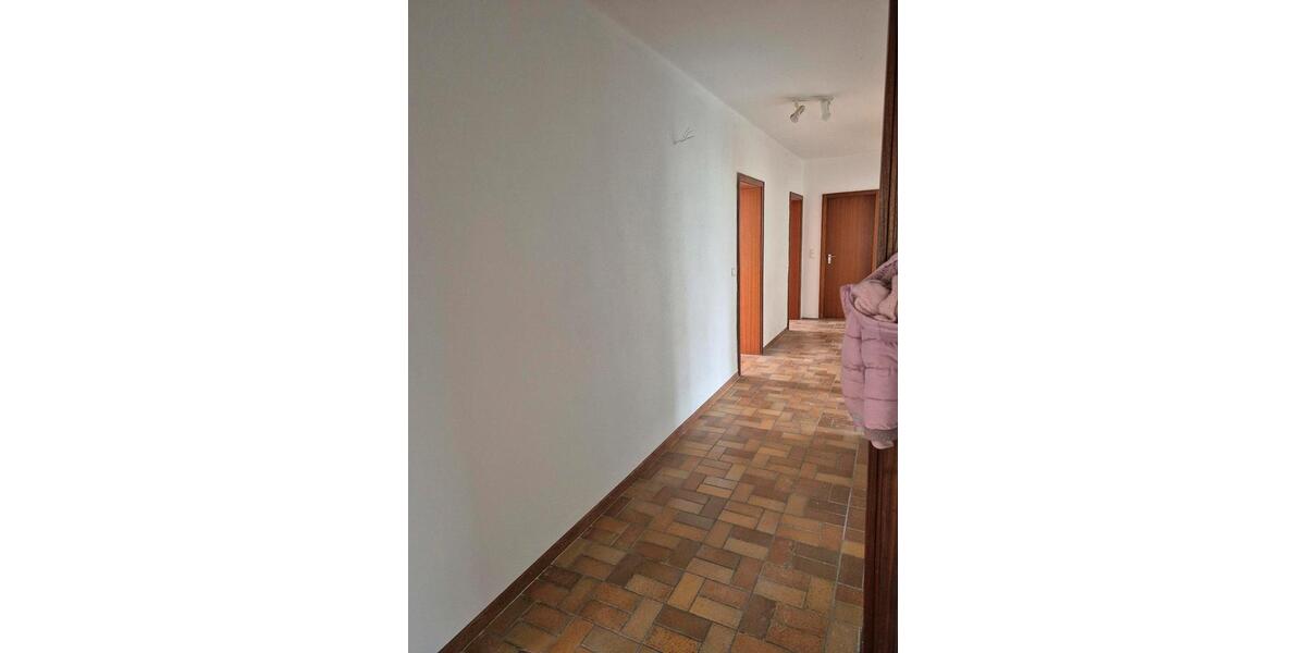 Erdgeschoßwohnung Regenstauf - 4 Zimmer, 124 m&sup2;, 1.000&euro; | Angebot:25126685