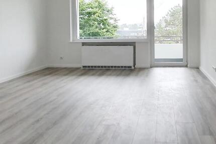 Aktuelle Renovierung: Geräumige 4 Zimmer-Wohnung mit Balkon in Mainleus zimmer