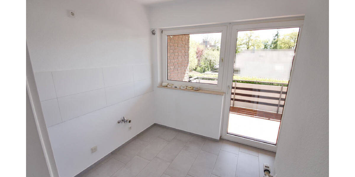 Etagenwohnung Lage - 3 Zimmer, 93 m&sup2;, 220.000&euro; | Angebot:26657743