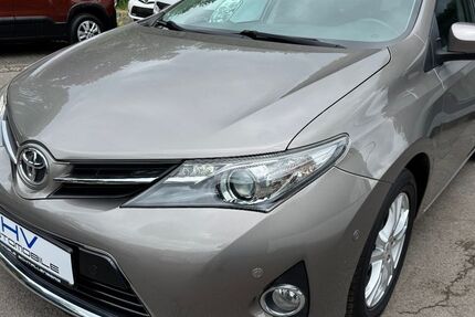 Toyota Auris 91.704 km 10.900 &euro; Schmallenberg 57392