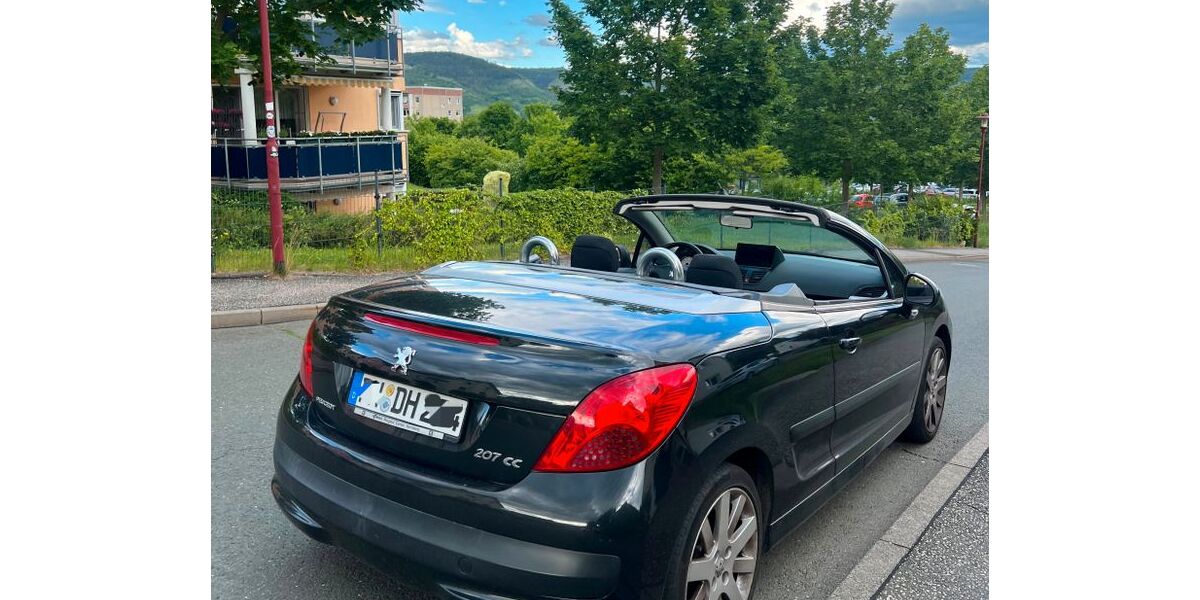Peugeot 207 102.000 km 4.000 &euro; Jena 07745