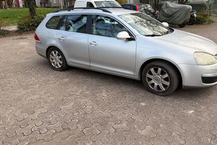 VW Golf 186.000 km 5.500 &euro; Karlsruhe 76189