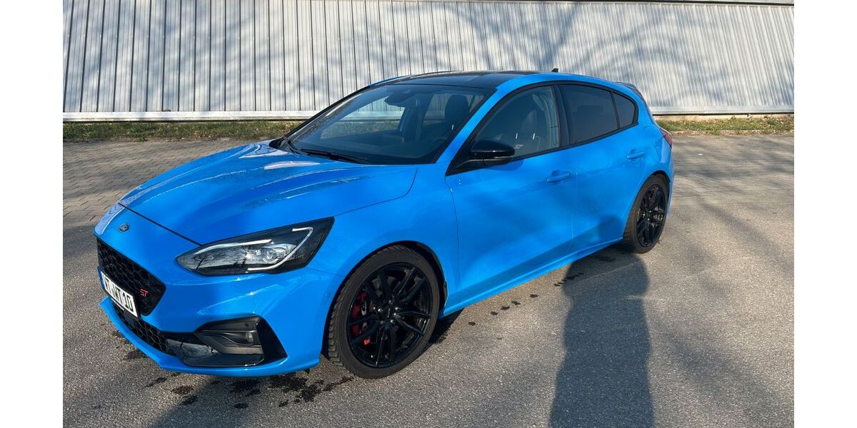 Ford Focus 33.000 km 26.590 &euro; Horheim 79793