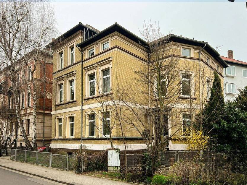 Stilvolles Altbau-Mehrfamilienhaus im östlichen Ringgebiet mit 3 Einheiten und Garten