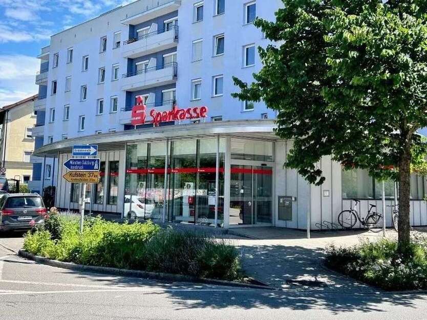 Büro in Rosenheim 3.015 € 334.8 m²