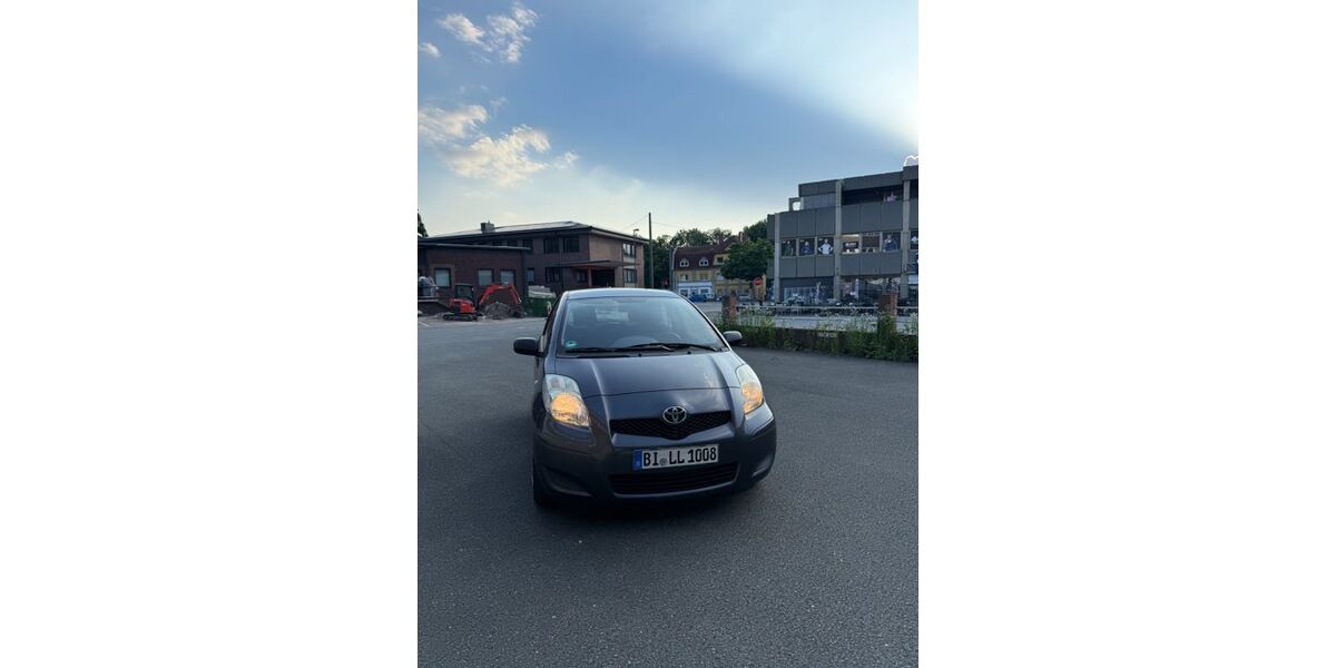 Toyota Yaris 231.182 km 2.000 &euro; Bielefeld 33617