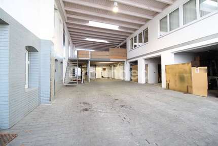 Halle in Wilhelmsdorf 698.000 € 1200 m²