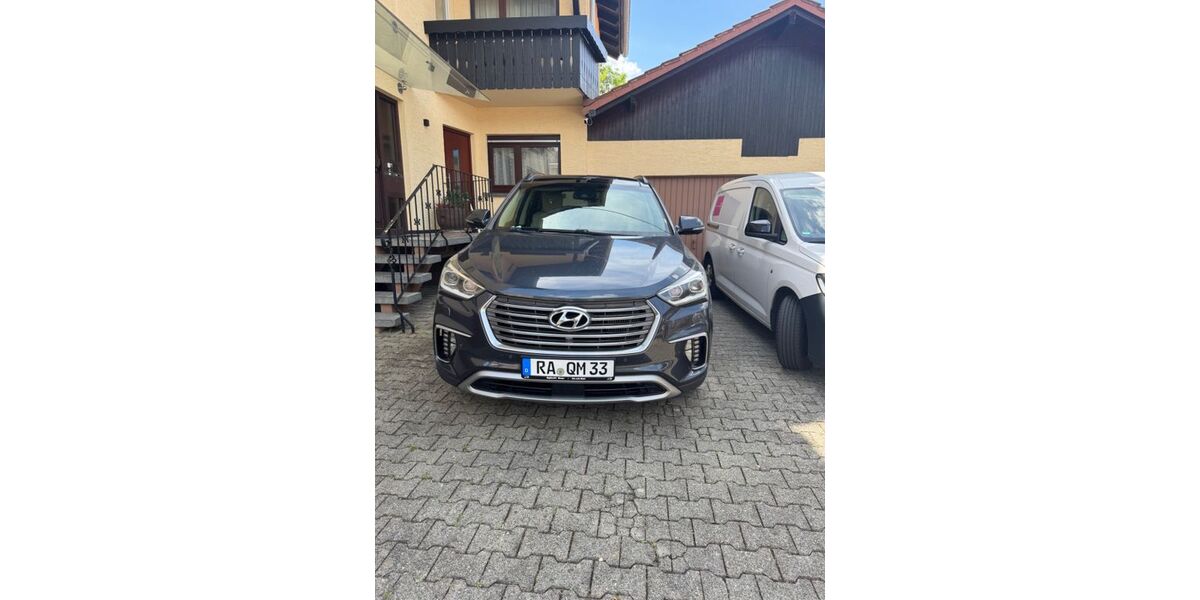 Hyundai Grand Santa Fe 158.000 km 20.900 &euro; Gaggenau 76571