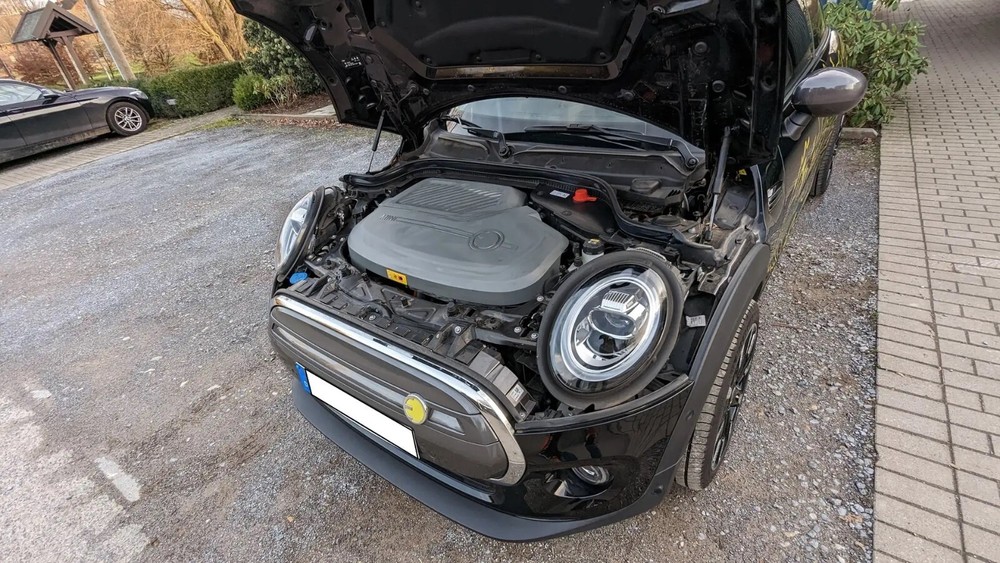 Mini Cooper SE 48.700 km 26.000 € Langenfeld 91474