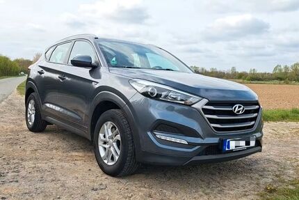 Hyundai TUCSON 110.000 km 12.099 &euro; Köln 51105