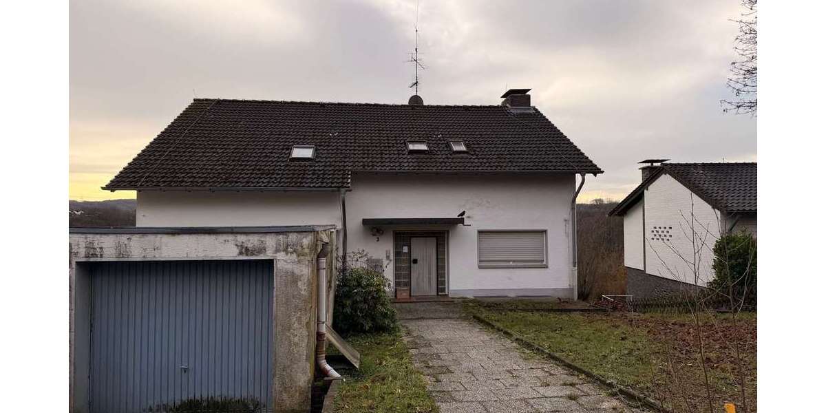 Einfamilienhaus Windeck - 11 Zimmer, 331 m&sup2;, 335.000&euro; | Angebot:25592890