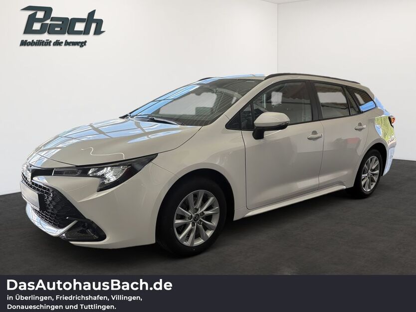 Toyota Corolla 14.715 km 26.990 € Villingen-Schwenningen 78048
