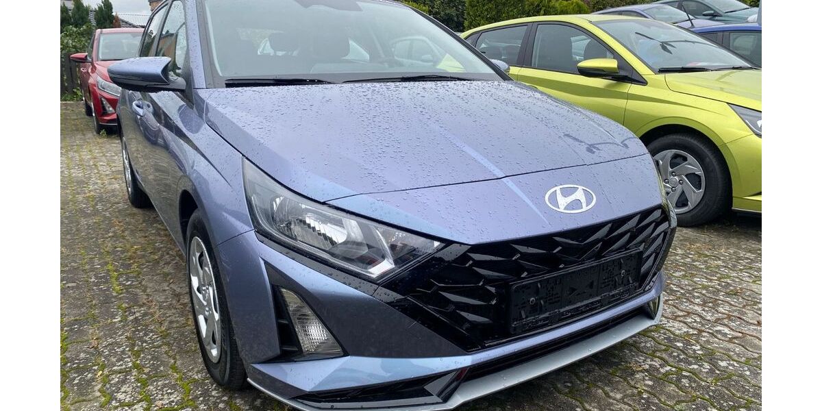 Hyundai i20 8.300 km 17.399 &euro; Vierlinden OT Diedersdorf 15306
