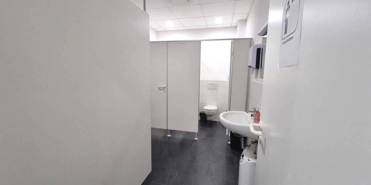 Gewerbeobjekt Bremerhaven Geestemünde - 8 Zimmer, 310 m&sup2;, 2.500&euro; | Angebot:26731166