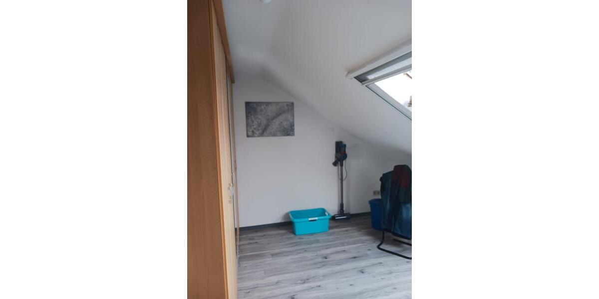 Dachgeschoßwohnung Roth - 2 Zimmer, 60 m&sup2;, 600&euro; | Angebot:26400490