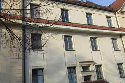 Ab 01.02.2026!!!Zwickau Marienthal Nähe HBK - 2-Raumwohnung mit Einbauküche, Stellplatz und Balkon 2 zimmer