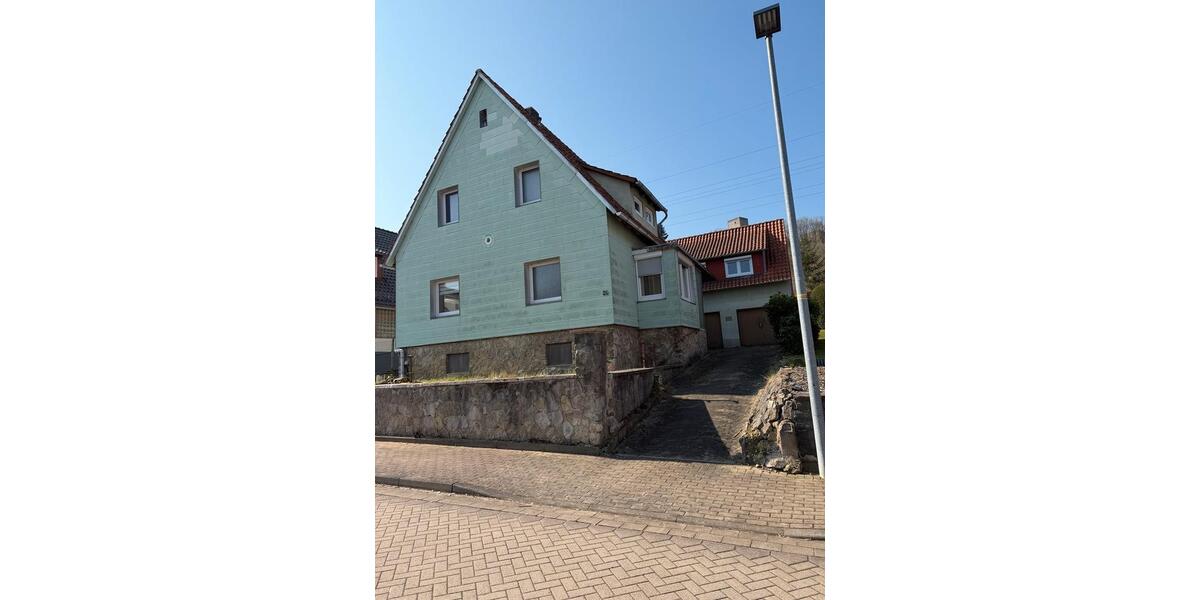 Einfamilienhaus Einbeck - 8 Zimmer, 200 m&sup2;, 200.000&euro; | Angebot:27091009