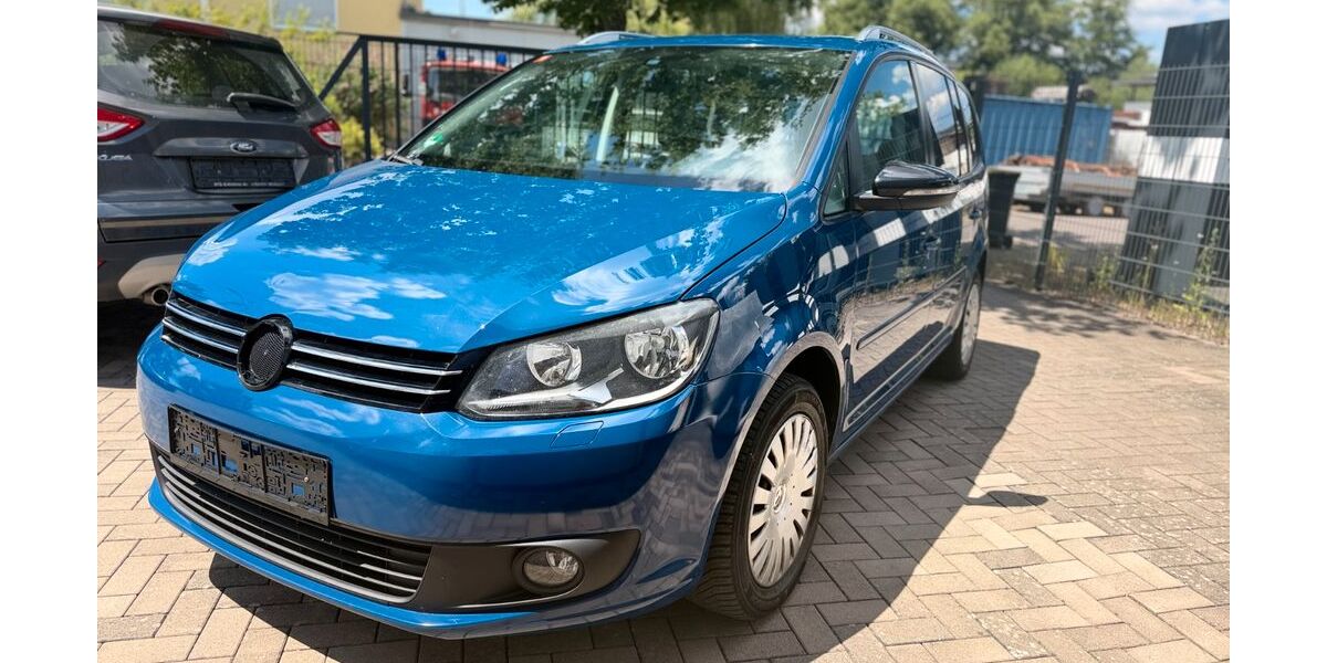 VW Touran 233.000 km 6.400 &euro; Merzig 66663