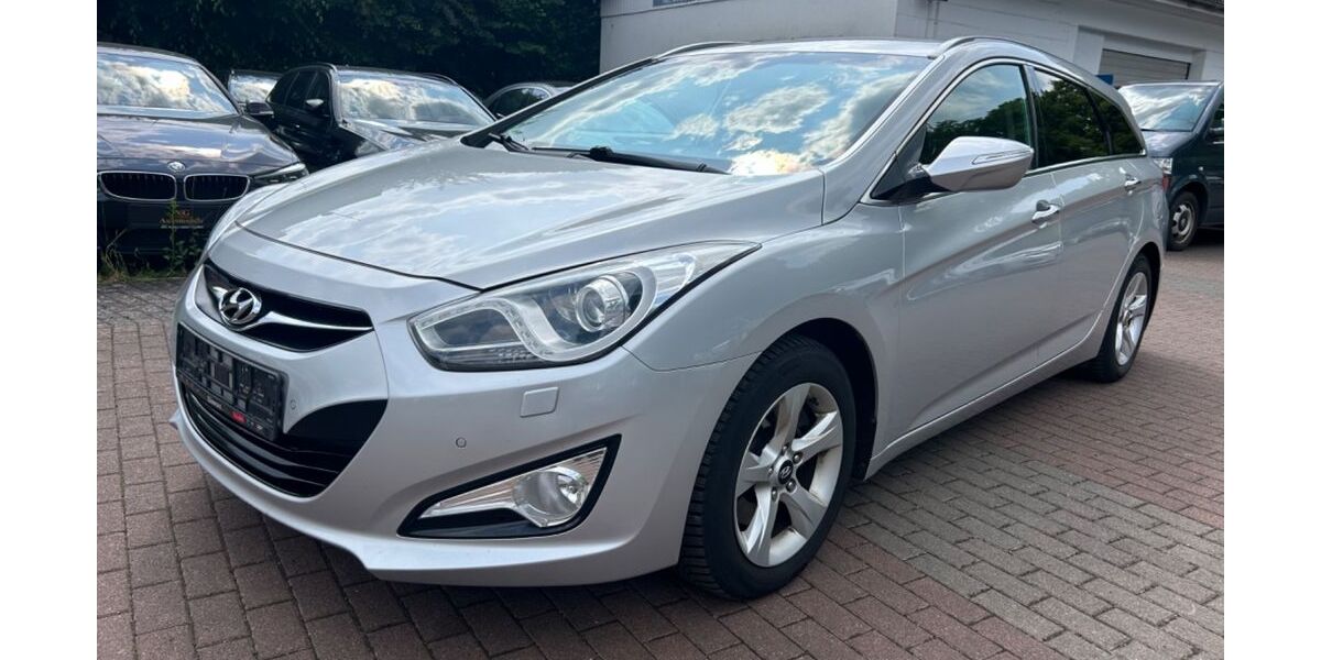 Hyundai i40 211.000 km 5.990 &euro; Biebertal 35444