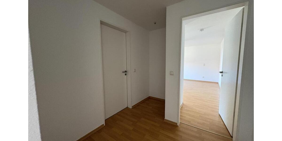 Dachgeschoßwohnung Zwickau - 2 Zimmer, 65 m&sup2;, 430&euro; | Angebot:26338051