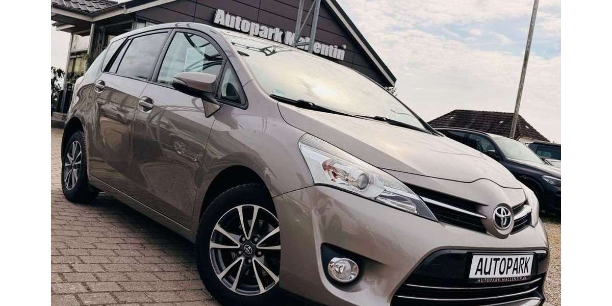 Toyota Verso 77.777 km 9.988 &euro; Mallentin bei Lübeck(B105) 23936
