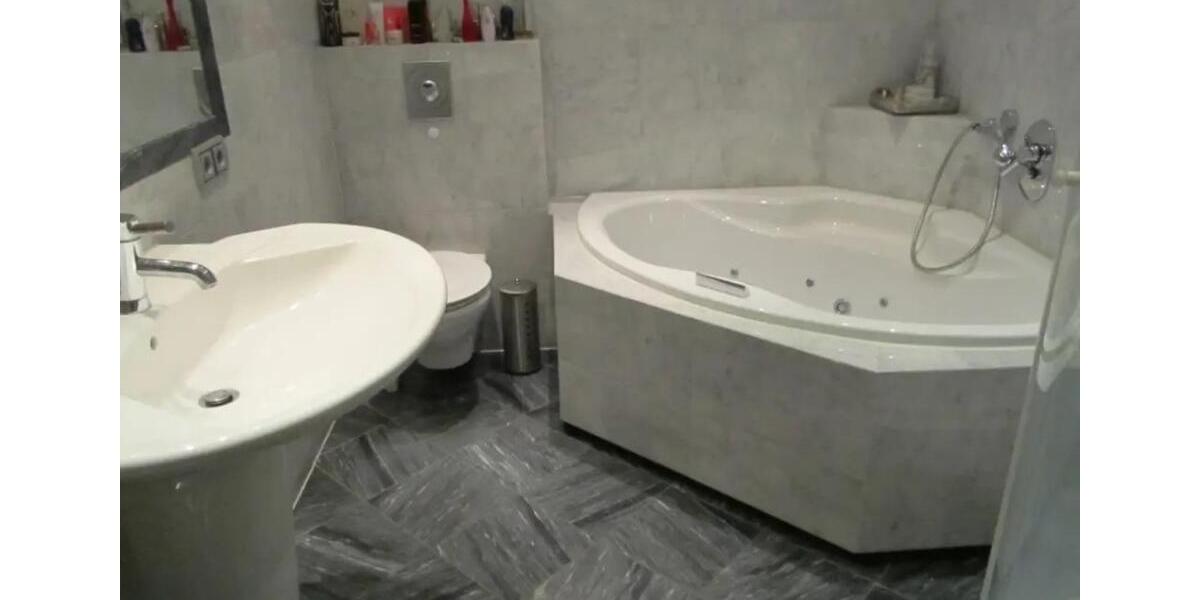 Dachgeschoßwohnung Bielefeld Schildesche - 3 Zimmer, 81 m&sup2;, 369.000&euro; | Angebot:24850866