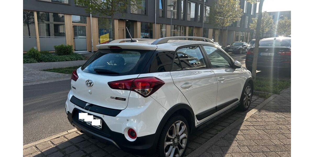 Hyundai i20 40.649 km 11.400 &euro; Potsdam 14469