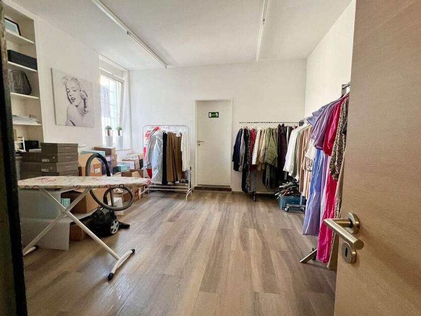 Wohn- und Geschäftshaus aus der Gründerzeit in bester Lage von Solingen Ohligs zimmer