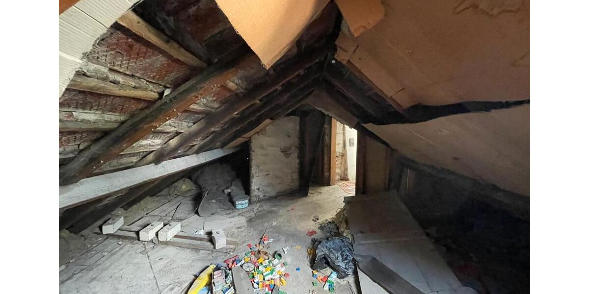 Dachgeschoßwohnung Krefeld Cracau - 5 Zimmer, 114 m&sup2;, 55.000&euro; | Angebot:25989556