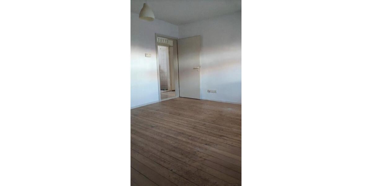 Dachgeschoßwohnung Karlsruhe Mühlburg - 3.5 Zimmer, 81 m&sup2;, 1.280&euro; | Angebot:25957111